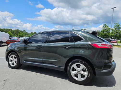 Forged Green Metallic 2023 Ford Edge SE