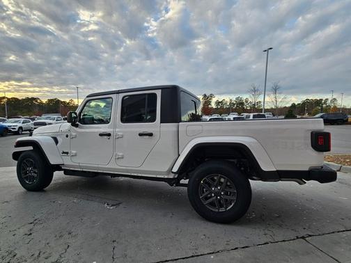 2026 Jeep Gladiator Sport S