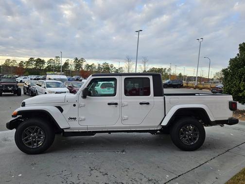 2026 Jeep Gladiator Sport S