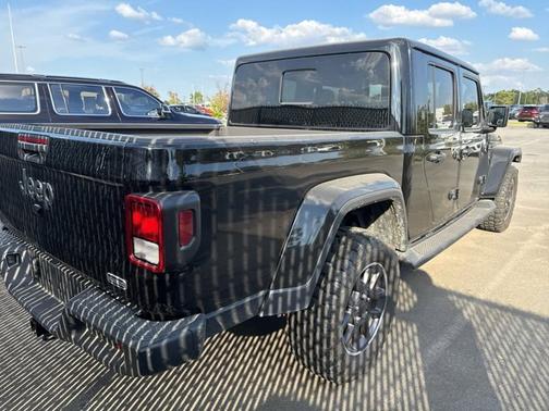 2022 Jeep Gladiator Overland