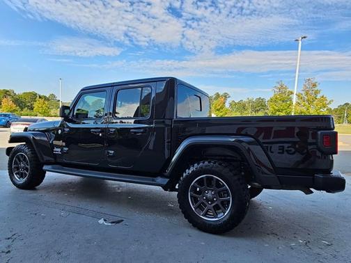 2022 Jeep Gladiator Overland