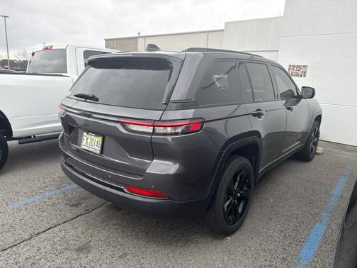 2023 Jeep Grand Cherokee Altitude