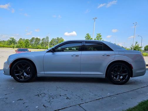 2021 Chrysler 300 Touring