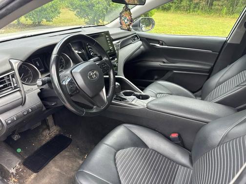 White 2022 Toyota Camry SE