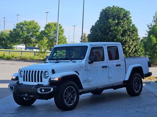 2022 Jeep Gladiator Overland