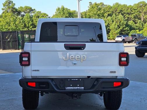 2022 Jeep Gladiator Overland
