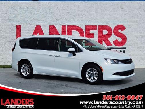 2022 Chrysler Voyager LX