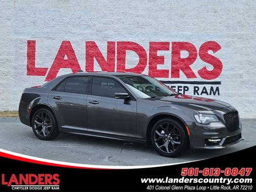 2023 Chrysler 300 Touring L