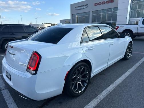 2018 Chrysler 300 Touring