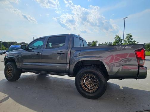 2022 Toyota Tacoma SR