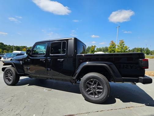 2025 Jeep Gladiator Sport S