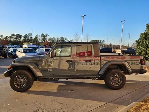 2026 Jeep Gladiator Sport S