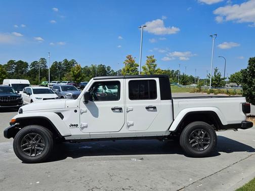 2025 Jeep Gladiator Sport S