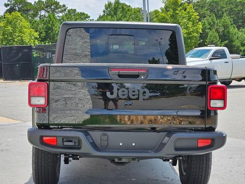 2025 Jeep Gladiator Sport S