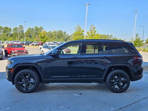 2025 Jeep Grand Cherokee Altitude