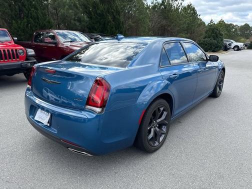 2023 Chrysler 300 Touring