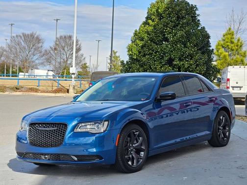 2023 Chrysler 300 Touring