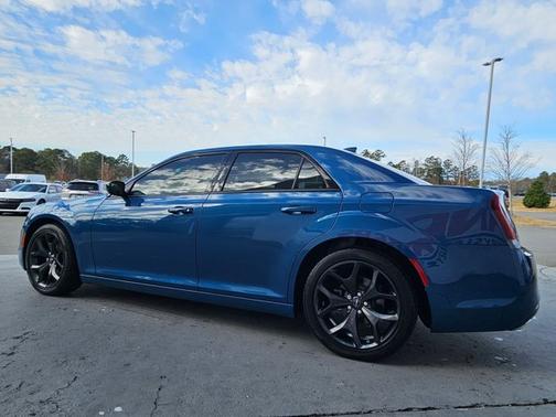 2023 Chrysler 300 Touring