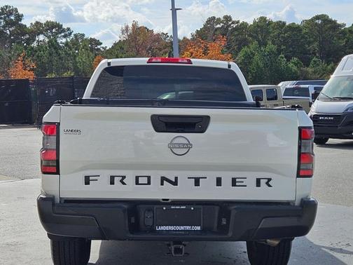 2024 Nissan Frontier S