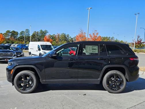 2025 Jeep Grand Cherokee 