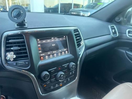 2019 Jeep Grand Cherokee Laredo E