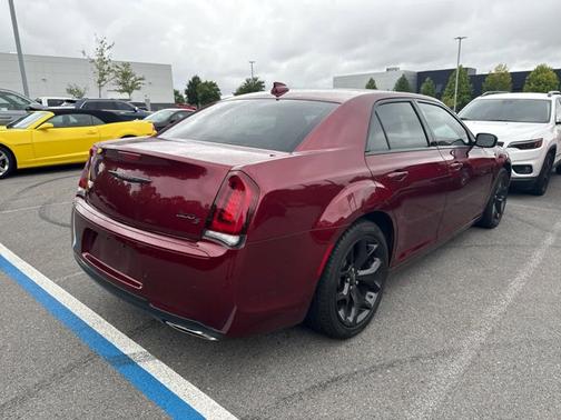 2022 Chrysler 300 S