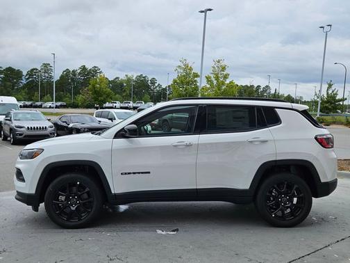 2026 Jeep Compass Latitude Altitude