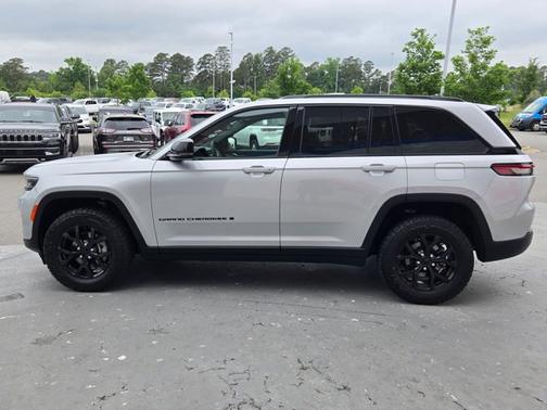 Silver Zynith 2024 Jeep Grand Cherokee Altitude