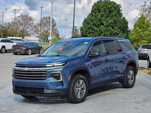 2025 Chevrolet Traverse FWD LT