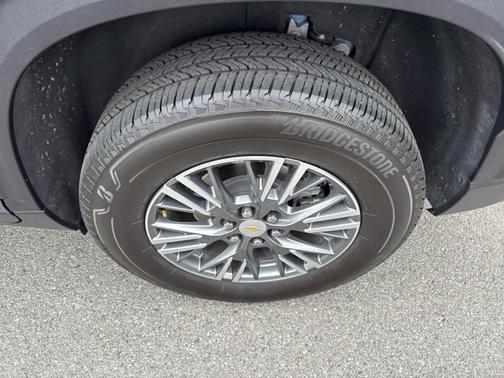 2025 Chevrolet Traverse FWD LT