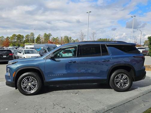 2025 Chevrolet Traverse FWD LT