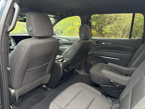 2025 Chevrolet Traverse FWD LT
