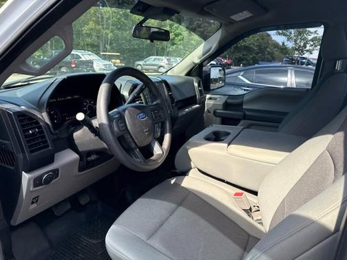 Oxford White 2019 Ford F-150 XL