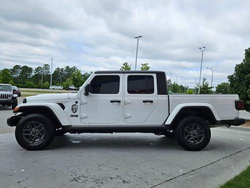2024 Jeep Gladiator Sport S