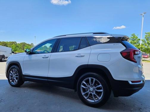 2023 GMC Terrain SLT
