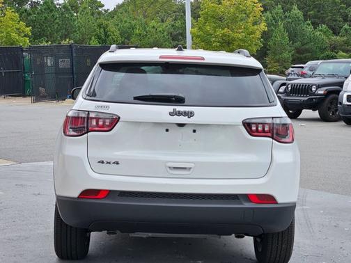 2026 Jeep Compass Latitude Altitude
