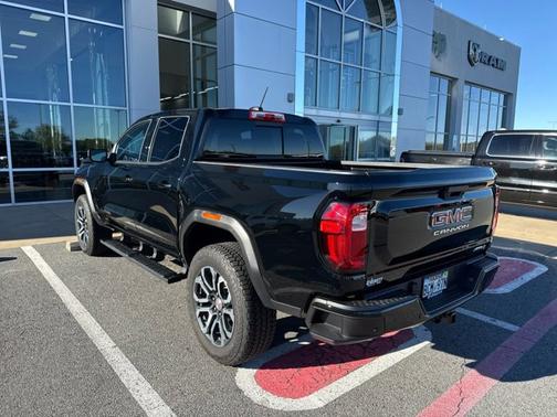 2024 GMC Canyon 4WD AT4