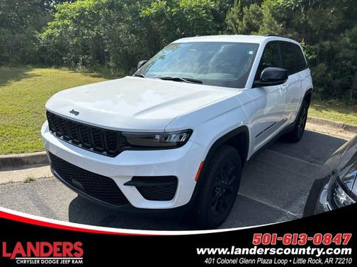 Bright White Clearcoat 2025 Jeep Grand Cherokee Laredo
