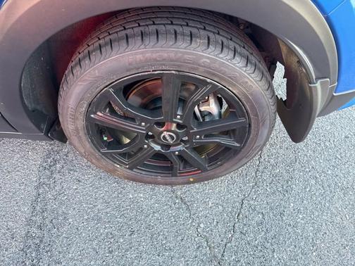 2022 Nissan Kicks SR