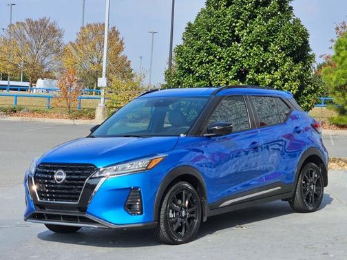 2022 Nissan Kicks SR