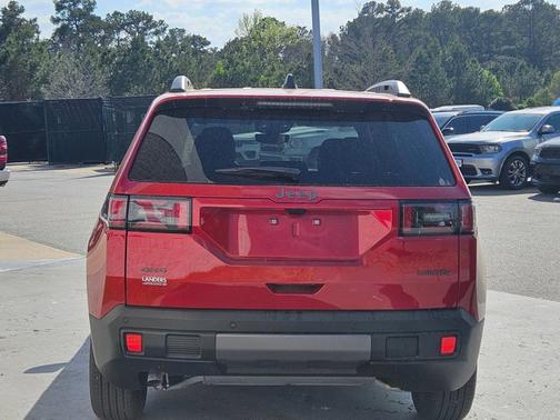 Red Hot Pearlcoat 2026 Jeep Cherokee Limited
