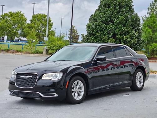 2023 Chrysler 300 Touring