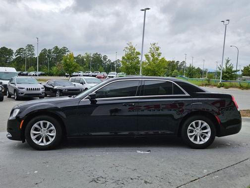 2023 Chrysler 300 Touring