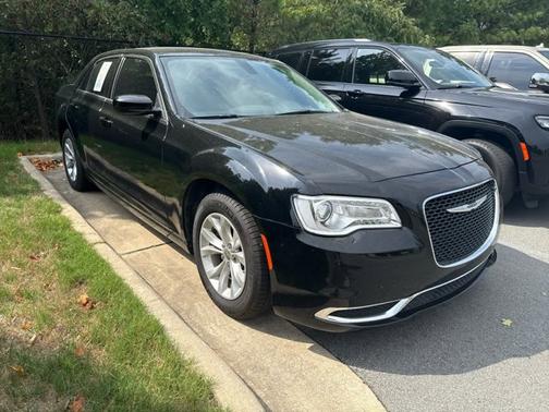 2023 Chrysler 300 Touring