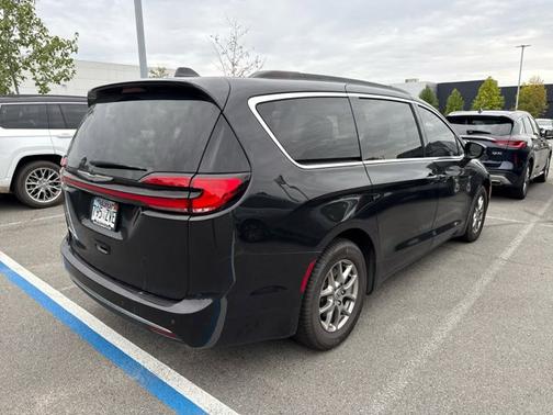 2021 Chrysler Pacifica Touring