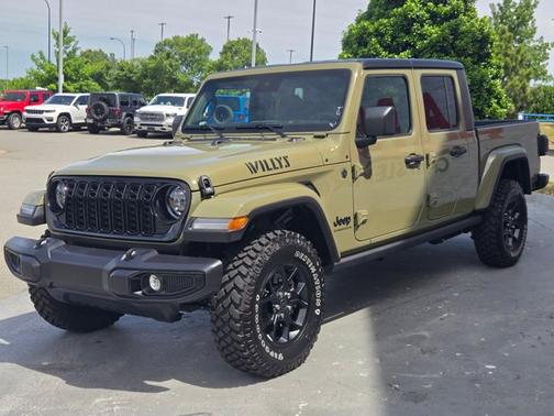 41 2025 Jeep Gladiator Willys