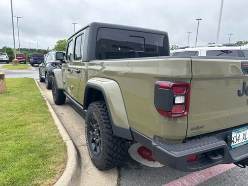 41 2025 Jeep Gladiator Willys