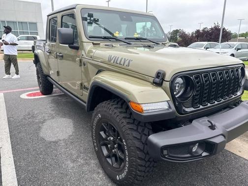 41 2025 Jeep Gladiator Willys