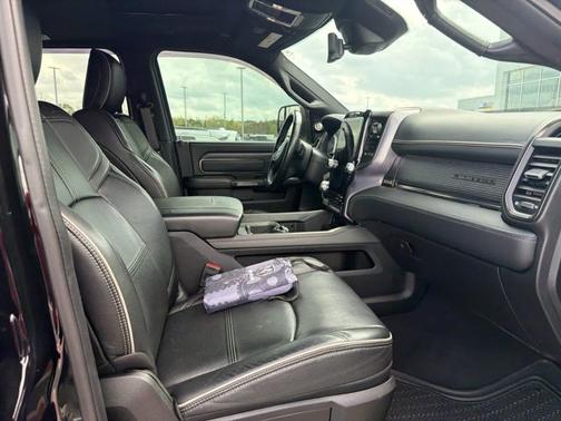 Diamond Black Crystal Pearlcoat 2021 RAM 2500 Limited