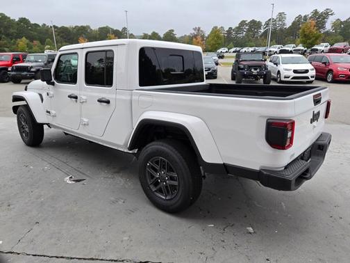 2025 Jeep Gladiator Sport S